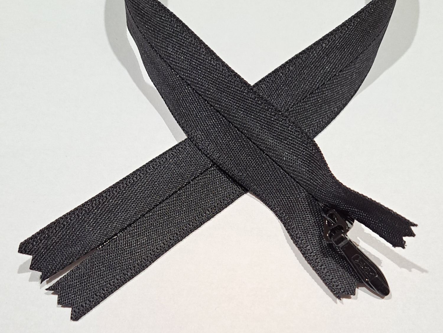 5CC Concealed Closed End Heavier Weight 41cm/16" Zip