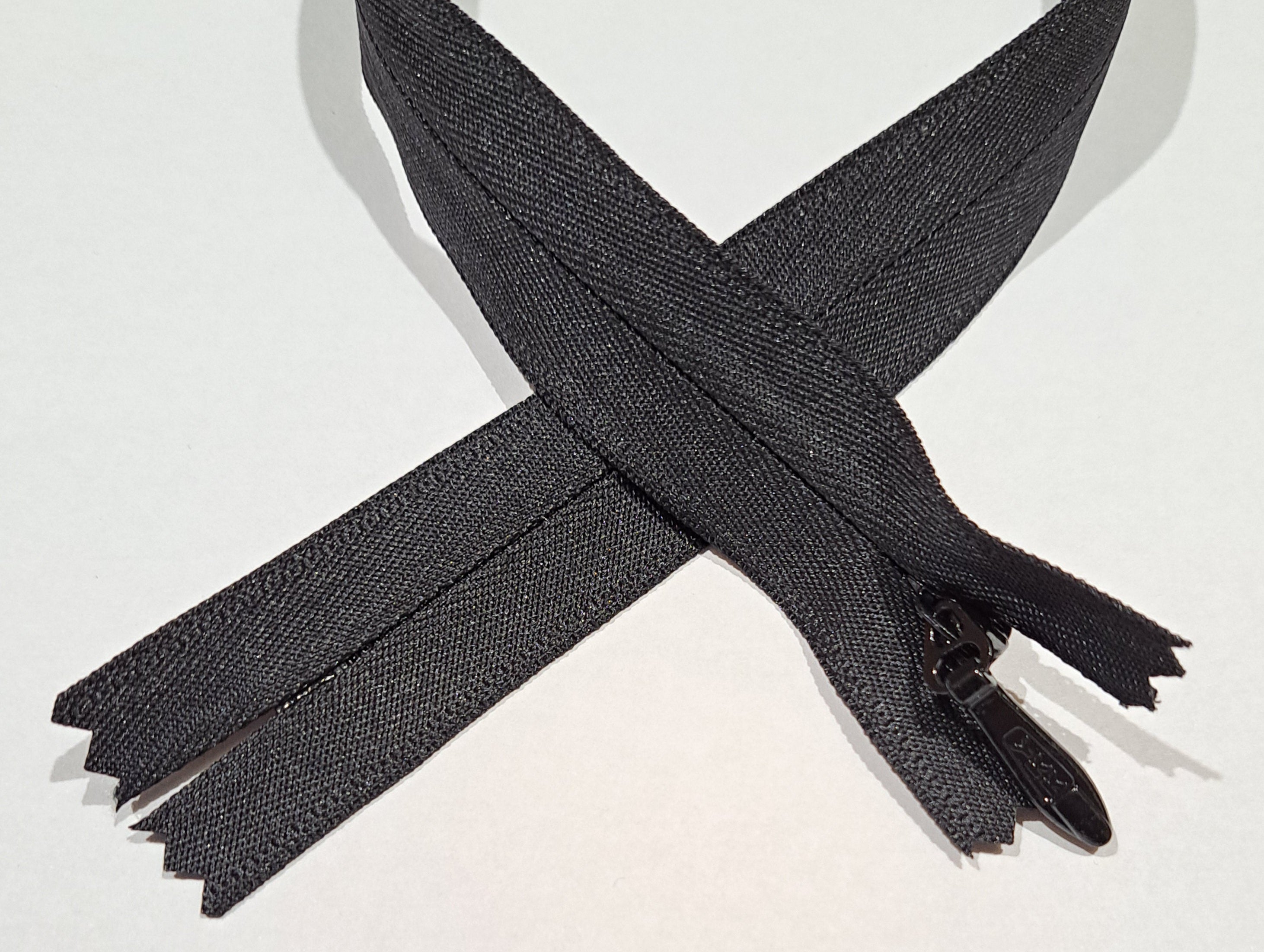 5CC Concealed Closed End Heavier Weight 41cm/16" Zip