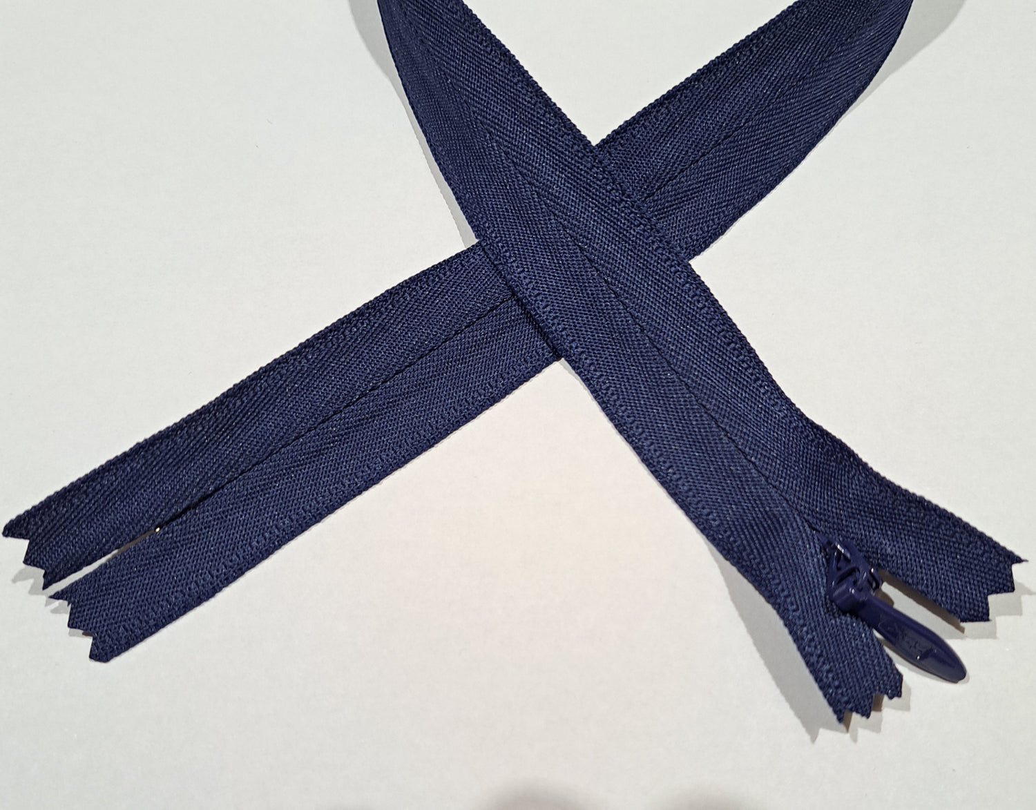 5CC Concealed Closed End Heavier Weight 41cm/16" Zip