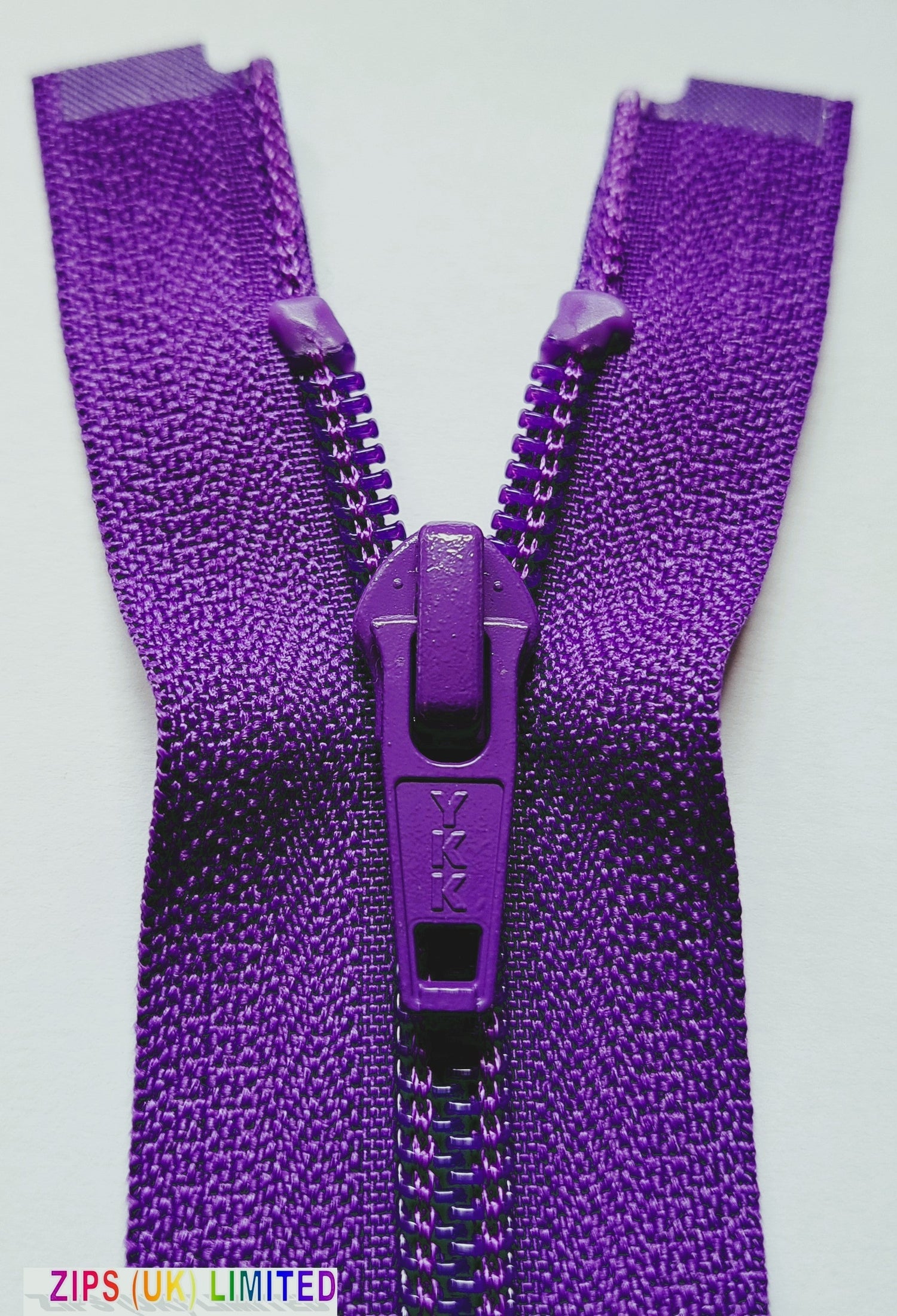 CNO56 Medium Weight Open End 46cm/18" Zip