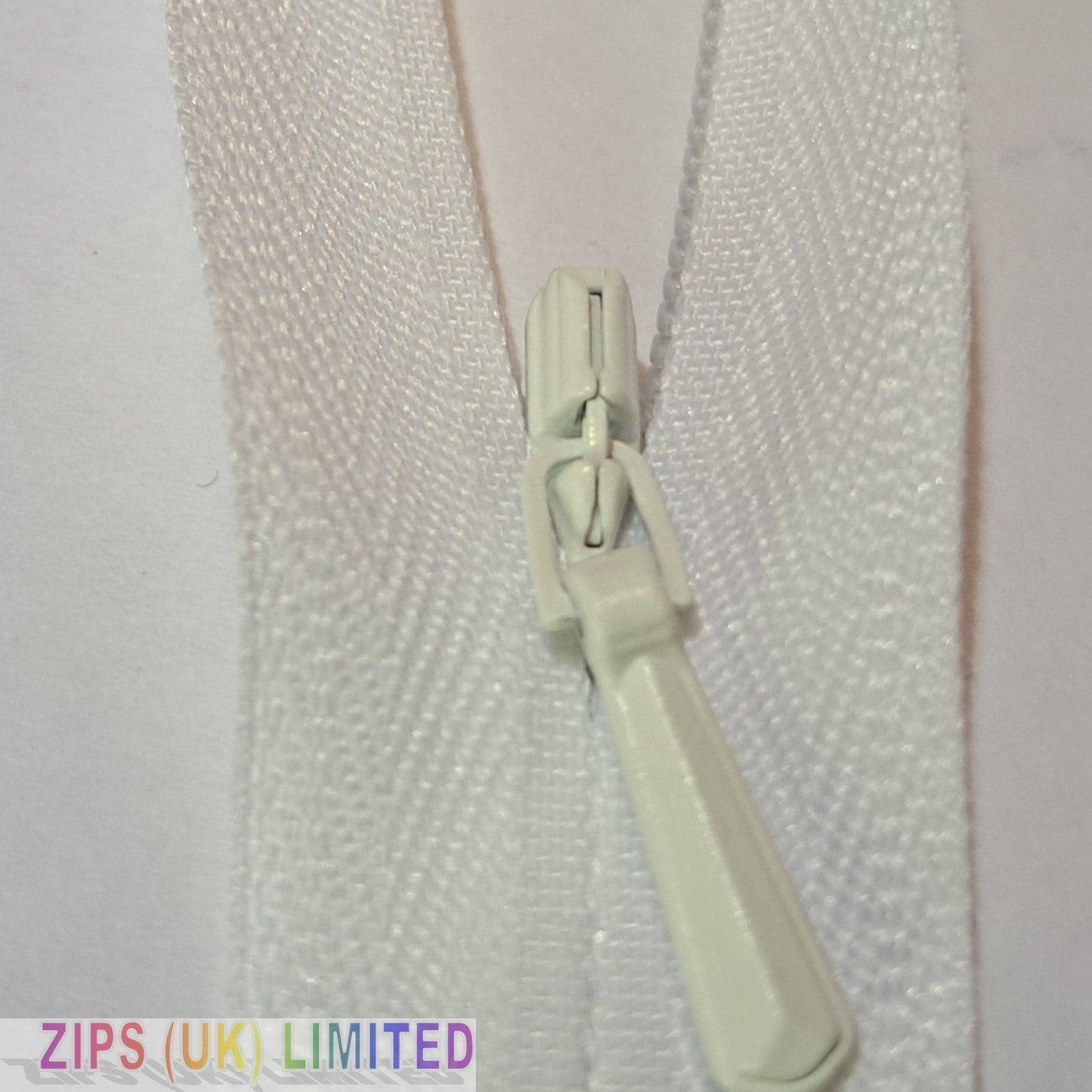 3CC Concealed Zips 56cm/22"