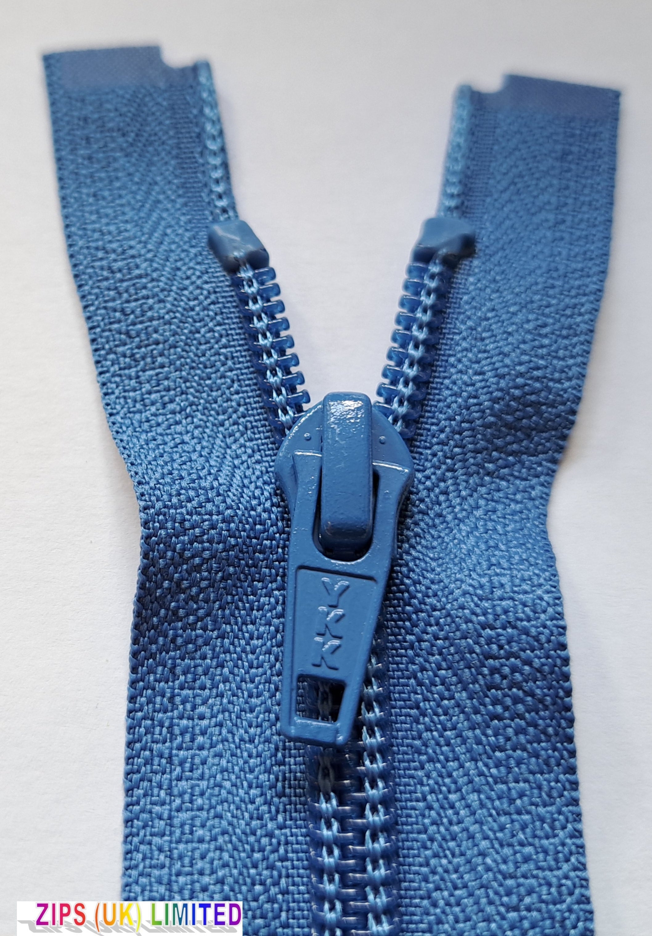 CNO56 Medium Weight Open End 66cm/26" Zip