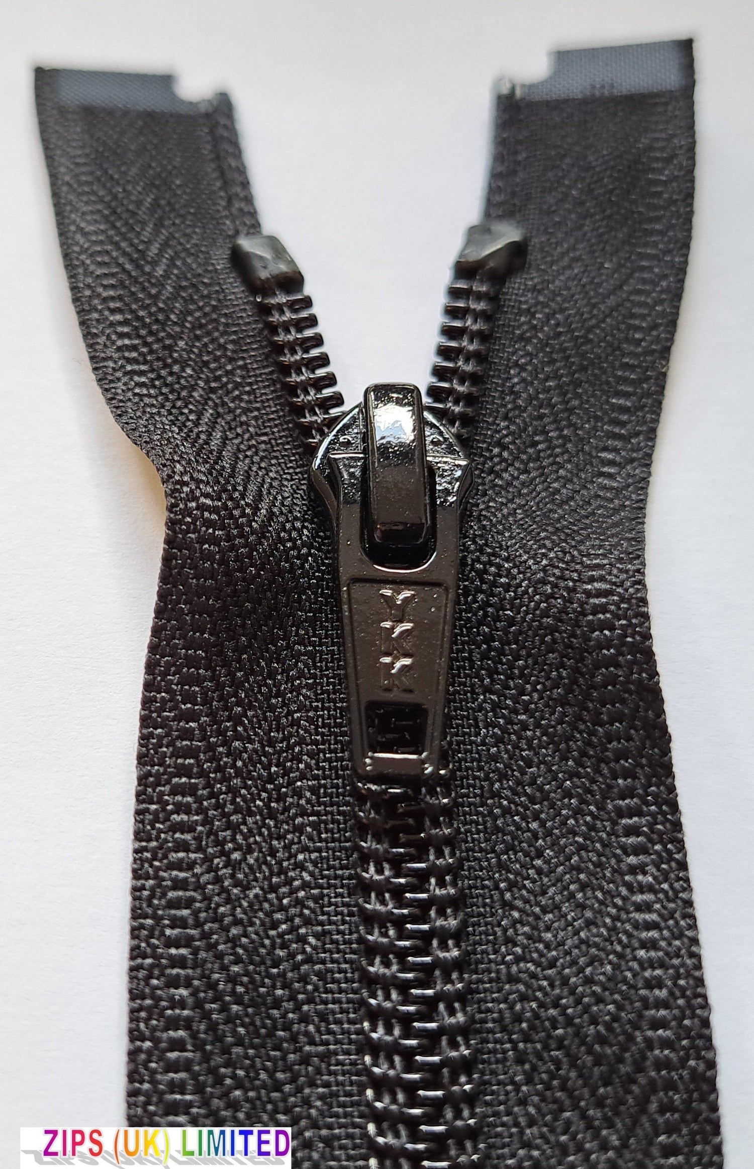 CNO56 Medium Weight Open End 81cm/32" Zip