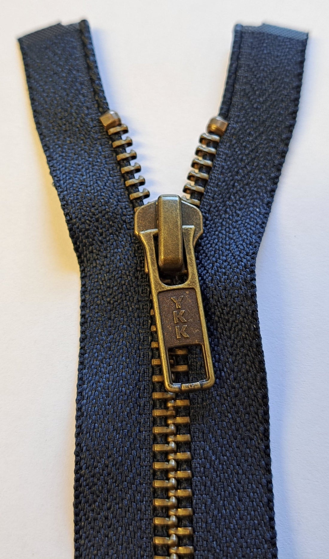 RGKBOR56 Antique Brass Heavy Weight Open End 71cm/28" Zip