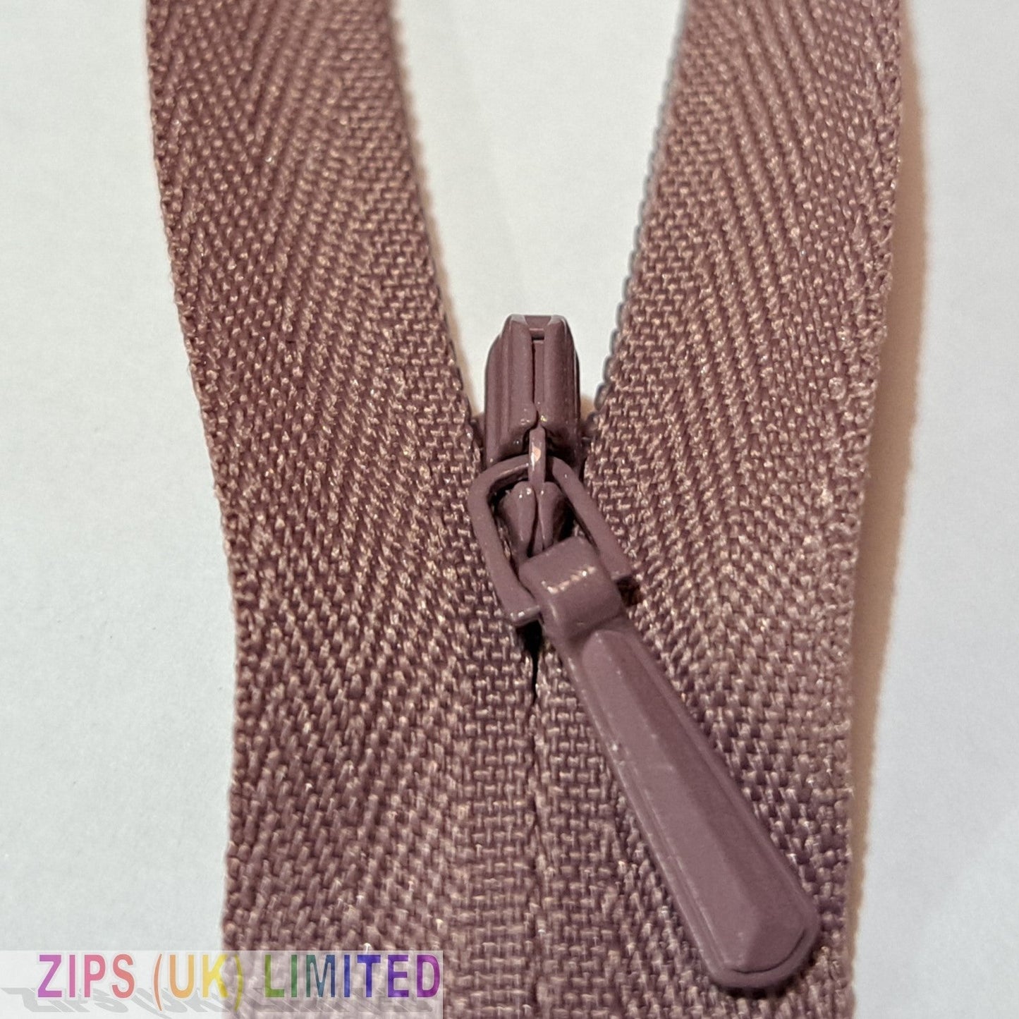 3CC Concealed Zips 56cm/22"