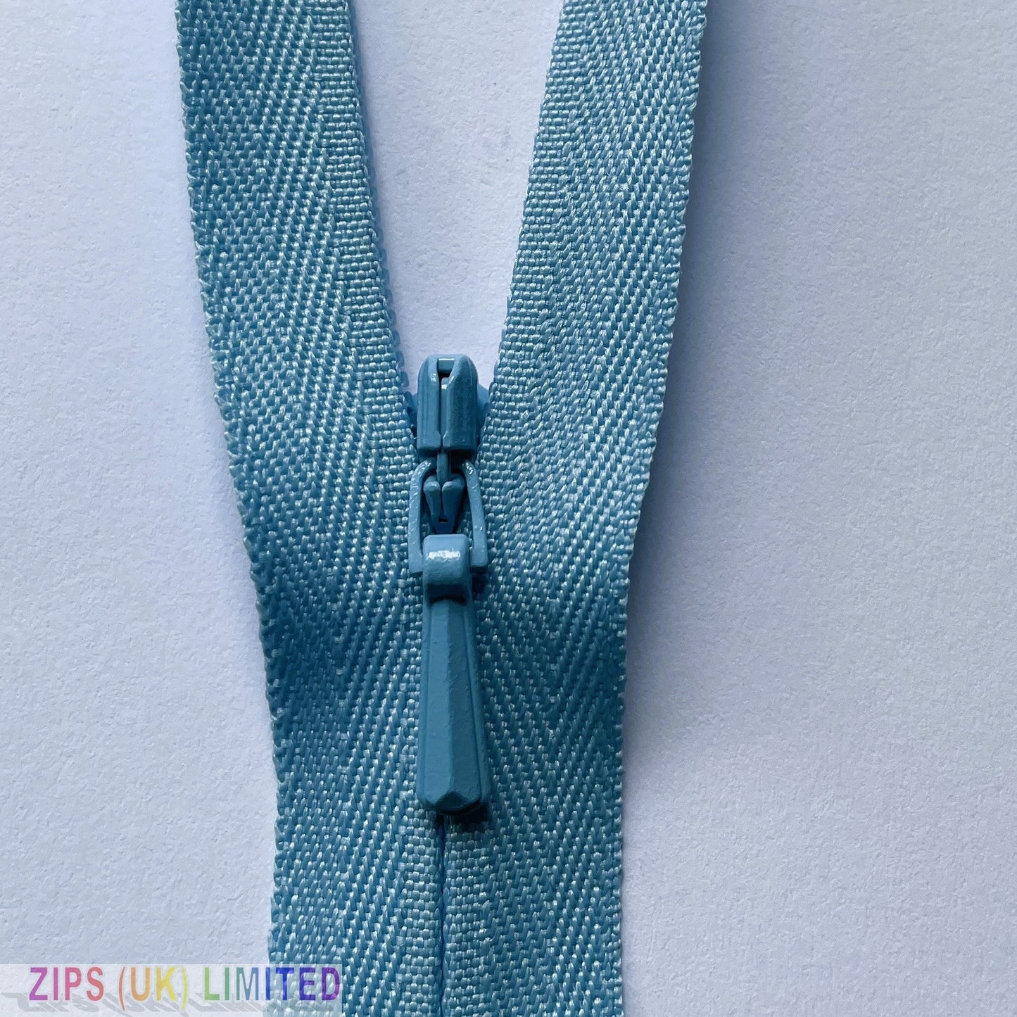 3CC Concealed Zips 56cm/22"